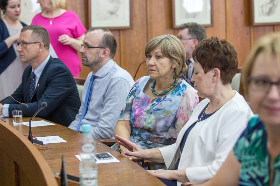 Przekazanie umów o dofinansowanie z RPO i PROW w Urzędzie Marszałkowskim, 24 sierpnia 2018 r., fot. Szymon Ździebło www.tarantoga.pl