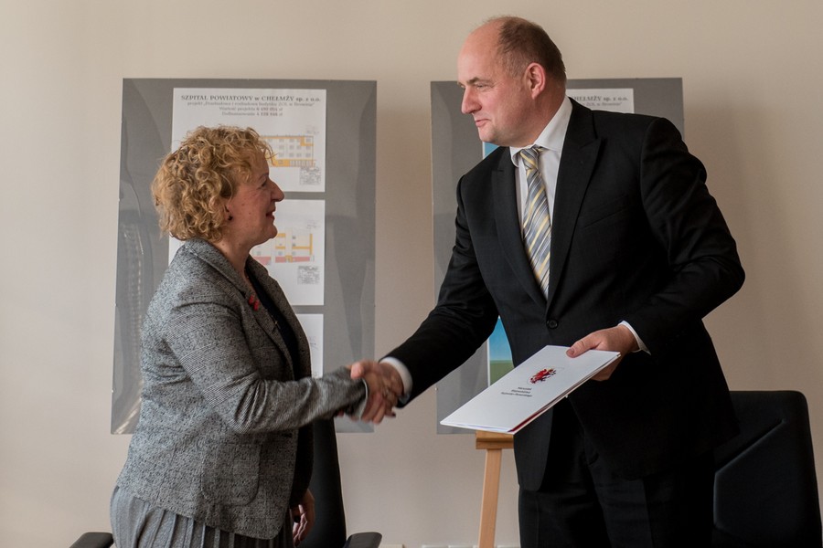 Dziś podpisano umowę na realizację projektu „W Kujawsko-Pomorskiem Mówisz-masz – certyfikowane szkolenia językowe”, fot. Szymon Zdziebło www.tarantoga.pl