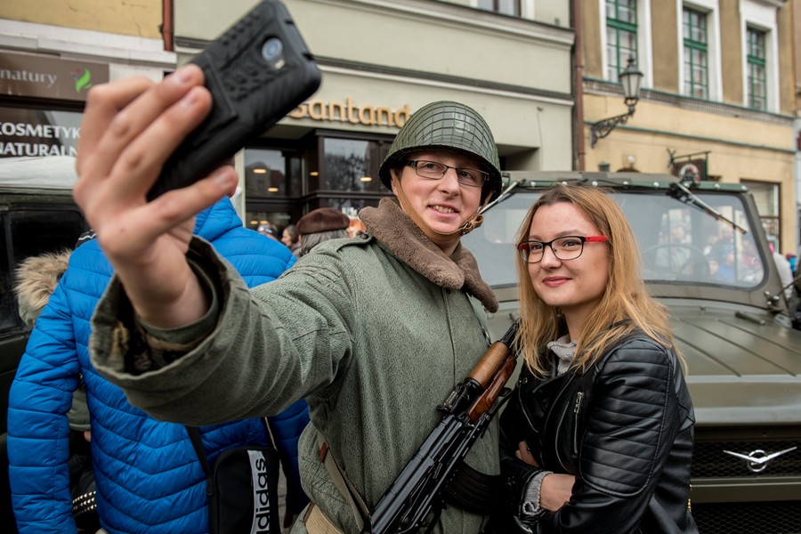 Piknik patriotyczny na toruńskiej Starówce, fot. Łukasz Piecyk