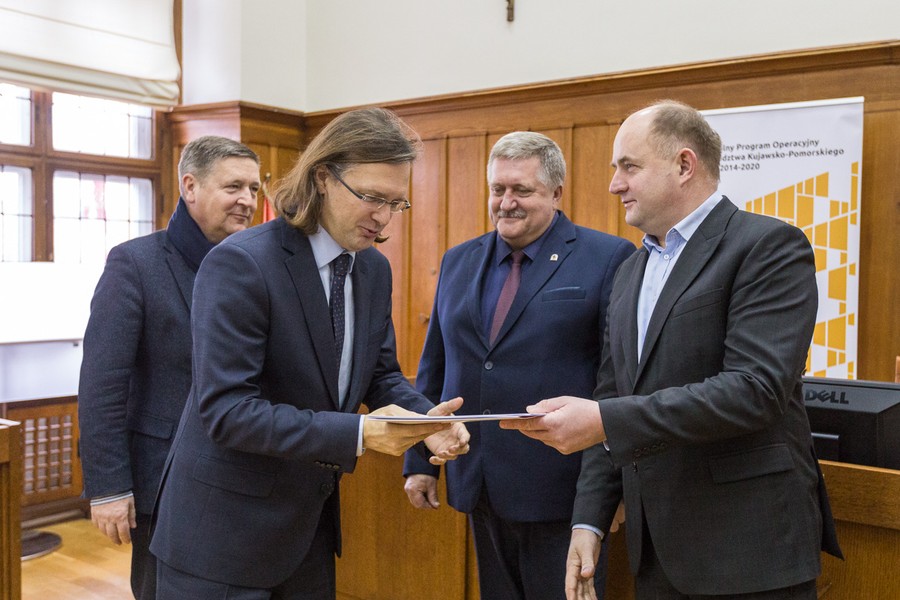 Uroczystość wręczenia umów o dofinansowanie w ramach RPO, fot. Szymon Zdziełbo/Tarantoga.pl