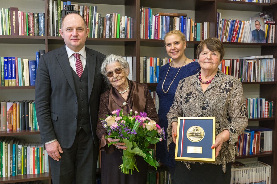 6 lutego marszałek Całbecki spotkał się z Aurelią Liwińską z Torunia. 5 lutego radny województwa Tadeusz Pogoda odwiedził mieszkankę Łaszewa w powiecie świeckim Helenę Marię Sworowską, fot. Andrzej Goiński, Szymon Zdziebło/tarangoga.pl.