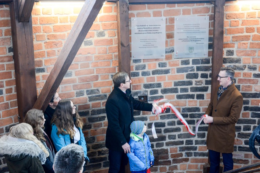 W sobotę 16 lutego w Kruszwicy odbyła się impreza „100 kilometrów na stulecie niepodległości”, podczas której 130 uczestników pokonało dystans 100 km na egrometrach wioślarskich, w myśl hasła „Kręcimy kilometry dla Niepodległej”, fot. Urząd Miejski w Kruszwicy