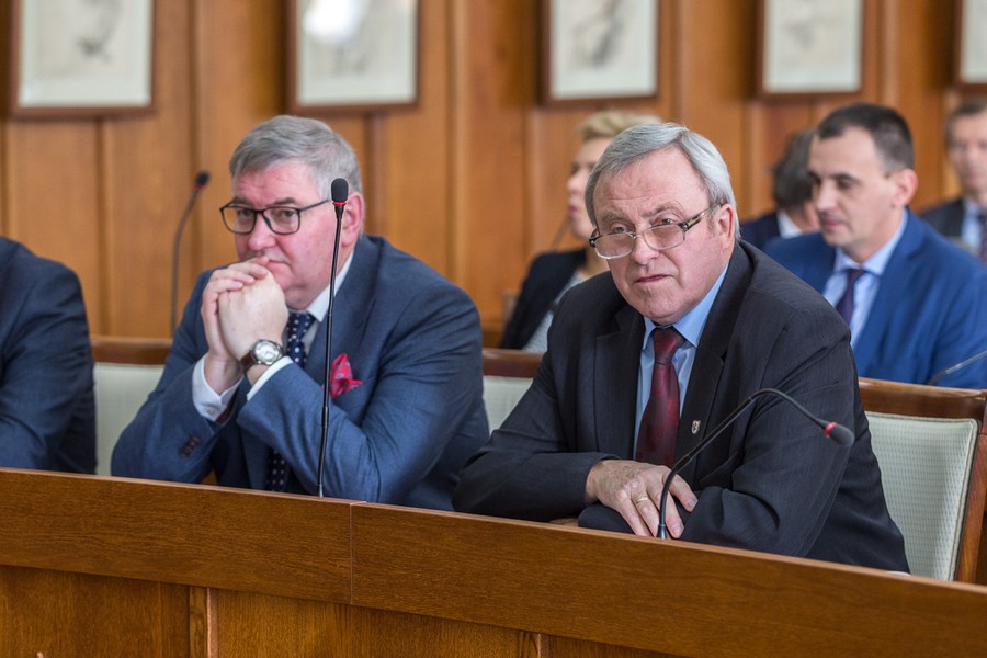 Sesja sejmiku województwa, fot. Szymon Zdziebło/tarntoga.pl dla UMWKP