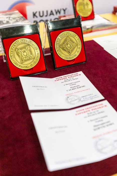 Wręczenie wyróżnień od Stowarzyszenia Saperów Polskich, fot. Szymon Zdziebło/tarantoga.pl