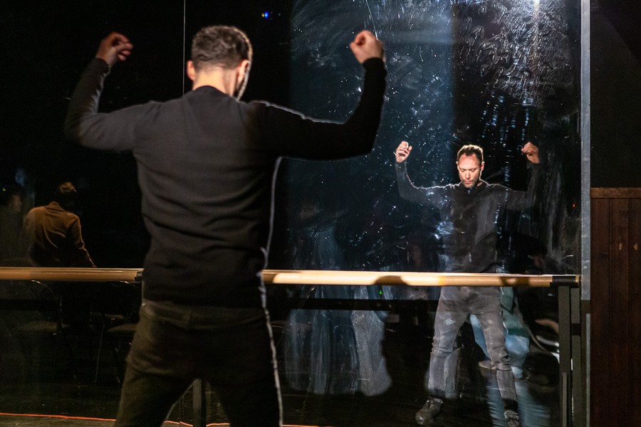 Próba medialna „Aktorów prowincjonalnych w Teatrze im. Wilama Horzycy w Toruniu, fot. Szymon Zdziebło/tarantoga.pl