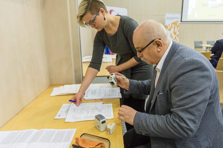 Podpisanie umów z RPO WK-P, fot. Szymon Zdziebło/tarantoga.pl