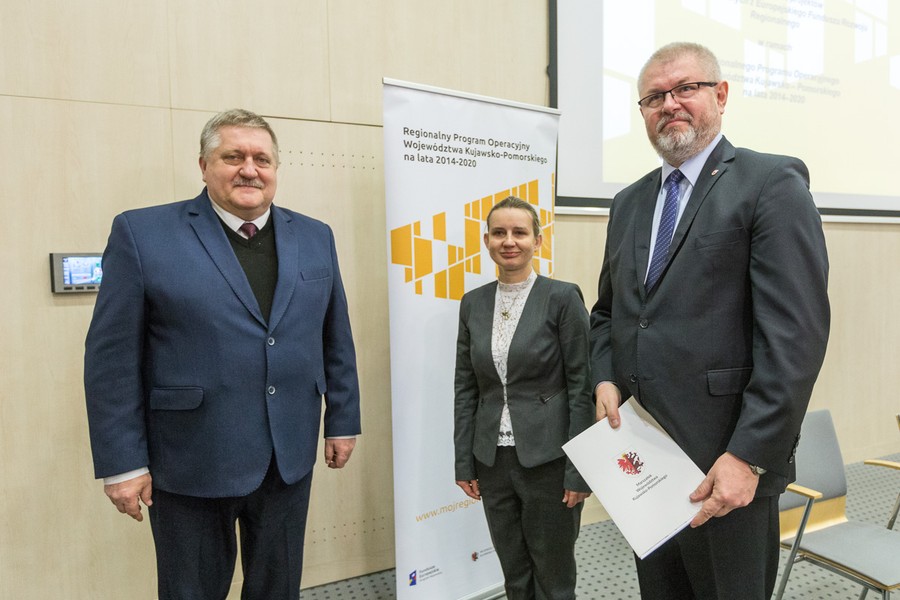 Podpisanie umów z RPO WK-P, fot. Szymon Zdziebło/tarantoga.pl