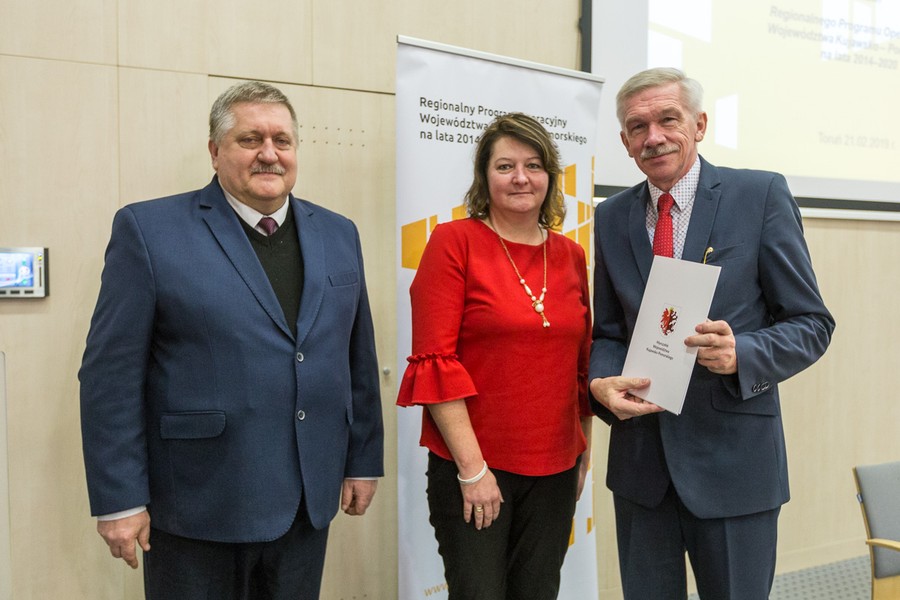 Podpisanie umów z RPO WK-P, fot. Szymon Zdziebło/tarantoga.pl