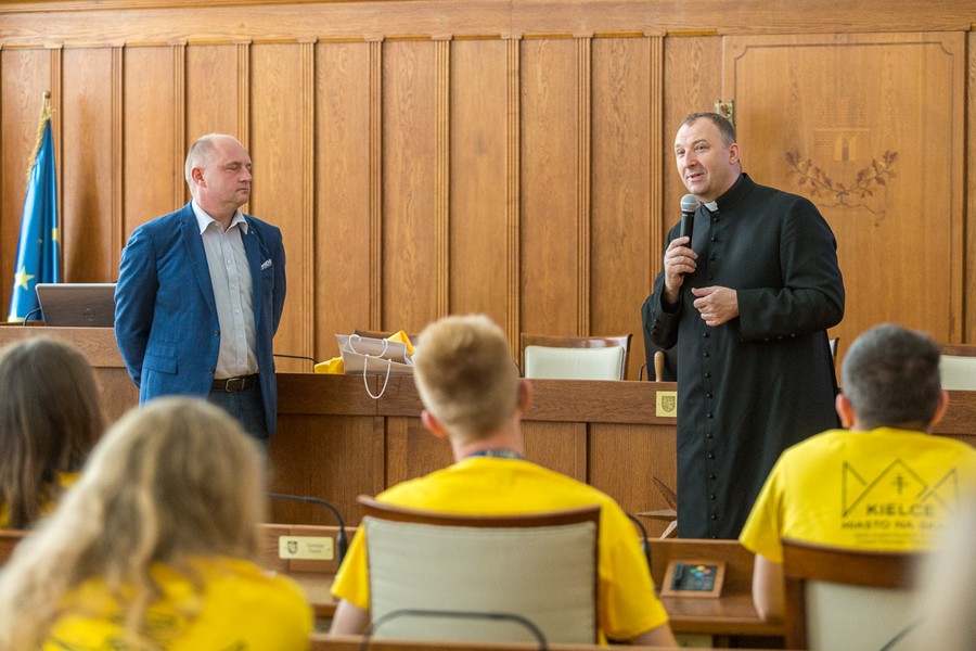 Wizyta stypendystów w Urzędzie Marszałkowskim, fot. Szymon Zdziebło www.tarantoga.pl