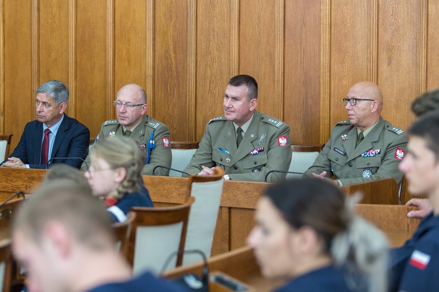 Spotkanie w Urzędzie Marszałkowskim w sprawie podpisania listu intencyjnego o współpracy na rzecz upowszechniania wiedzy na temat historii polskiej floty i postaci admirała Józefa Unruga, fot. Szymon Zdziebło www.tarantoga.pl