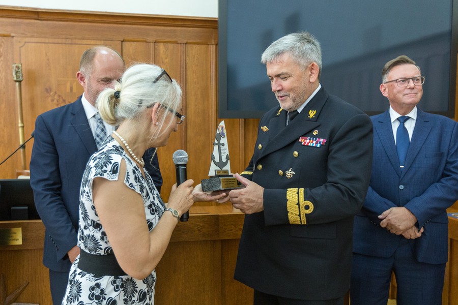 Spotkanie w Urzędzie Marszałkowskim w sprawie podpisania listu intencyjnego o współpracy na rzecz upowszechniania wiedzy na temat historii polskiej floty i postaci admirała Józefa Unruga, fot. Szymon Zdziebło www.tarantoga.pl