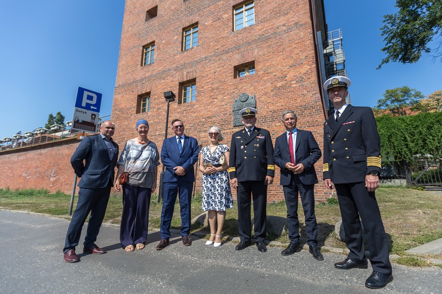 Spotkanie w Urzędzie Marszałkowskim w sprawie podpisania listu intencyjnego o współpracy na rzecz upowszechniania wiedzy na temat historii polskiej floty i postaci admirała Józefa Unruga, fot. Szymon Zdziebło www.tarantoga.pl