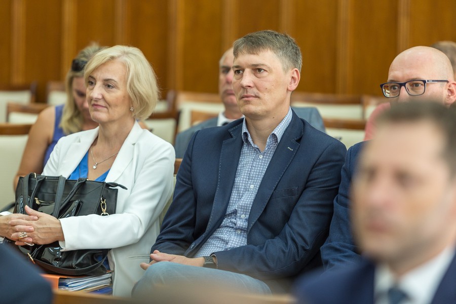 Wręczenie umów RPOW i RPO w Urzędzie Marszałkowskim, fot. Szymon Zdziebło www.tarantoga.pl