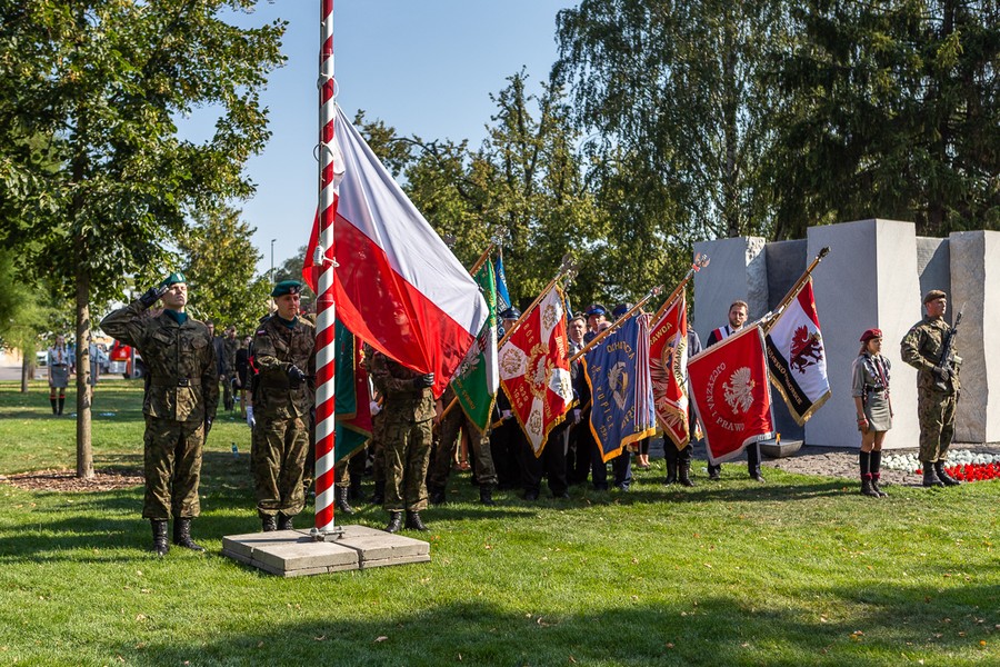 Wojewódzkie obchody 80. rocznicy wybuchu II wojny światowej, fot. Szymon Zdziebło www.tarantoga.pl
