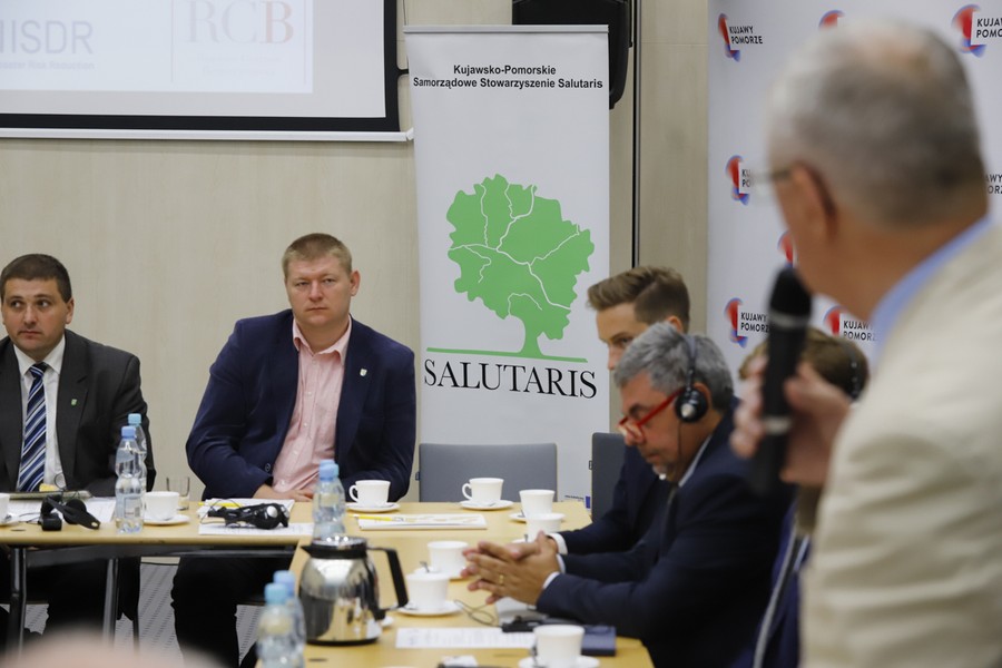 Przedstawiciele 22 samorządów lokalnych z całego regionu uczestniczyli 10 września w Urzędzie Marszałkowskim w warsztatach dotyczących budowania lokalnych mechanizmów odporności na klęski żywiołowe, fot. Mikołaj Kuras