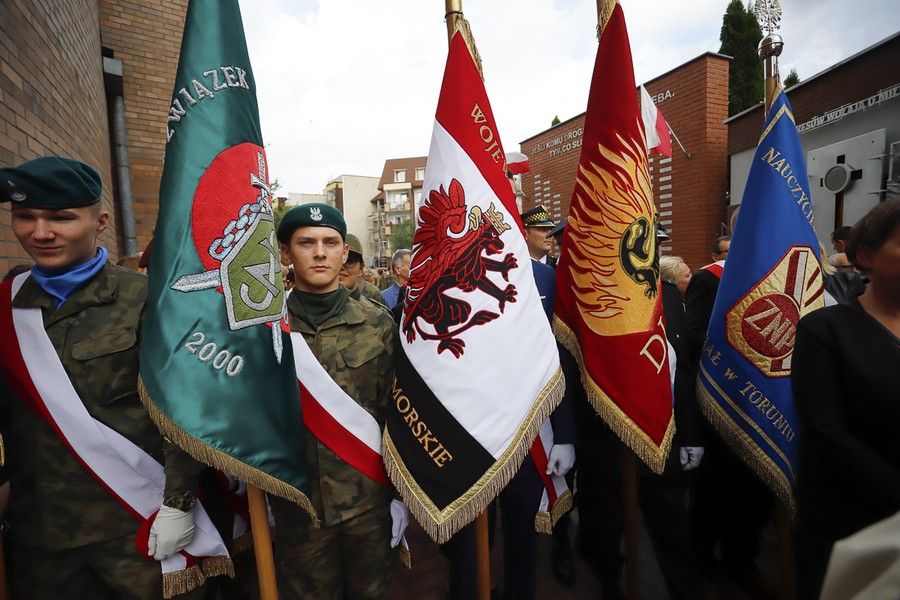 Odsłonięcie tablicy pamiątkowej - płaskorzeźby Matki Polki Sybiraczki