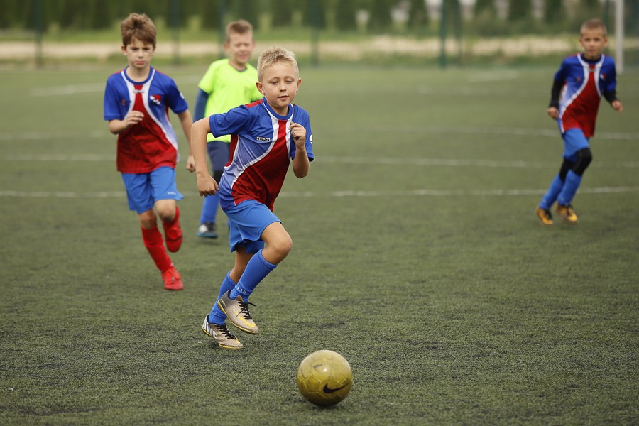 Powiatowy turniej piłki nożnej dla najmłodszych w Unisławiu, fot. Mikołaj Kuras