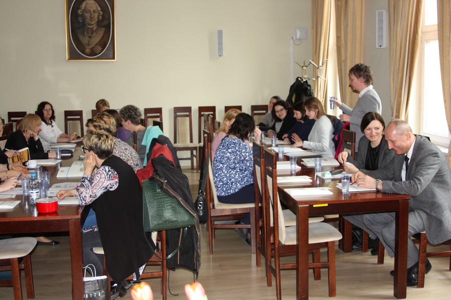 Uczestnicy konferencji określają cechy skutecznego media