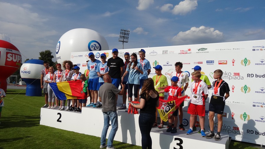 Dekoracja naszych złotych medalistów