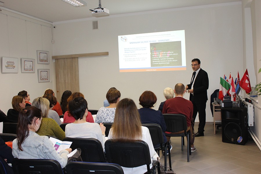 P. Krzemiński i uczestnicy seminarium