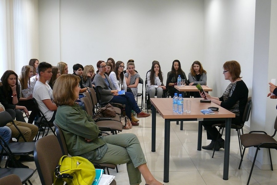 Tekst w j. franc. czyta konsultant Małgorzata Kaczmarek