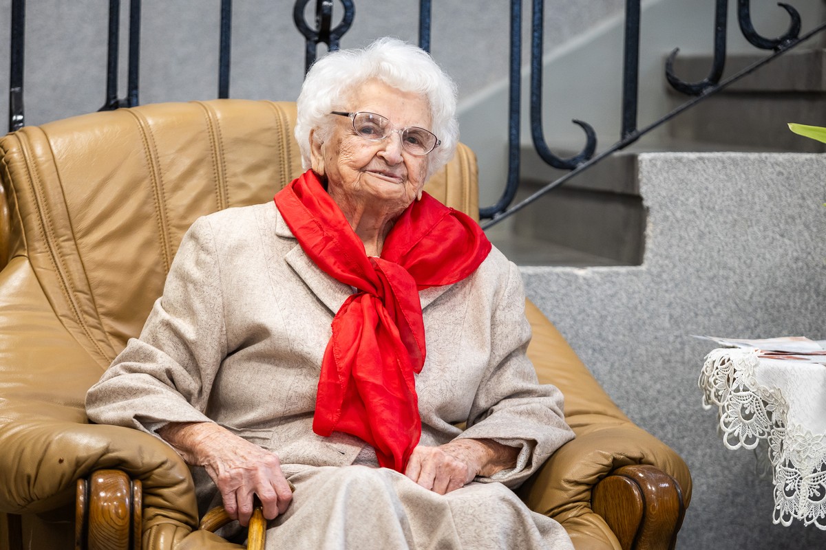Wręczenie medalu Unitas Durat Irenie Sabinie Krawczyk, fot. Szymon Zdziebło/tarandtoga.pl dla UMWKP