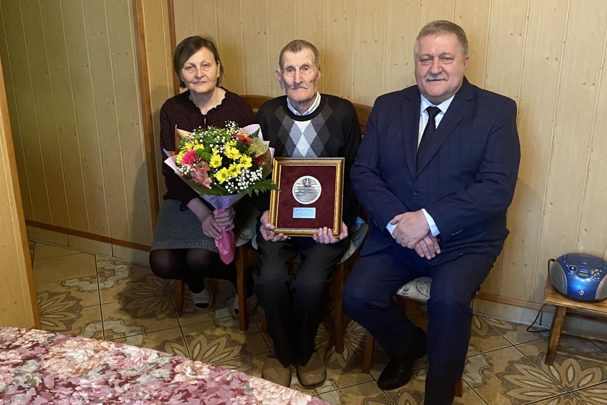 Wręczenie medalu Unitas Durat Edwardowi Bugalskiemu, fot. UMWKP