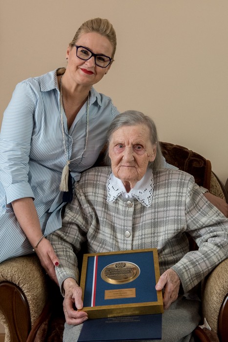 Członek zarządu Aneta Jędrzejewska z wizytą w domu Lucyny Głowińskiej fot. Łukasz Piecyk