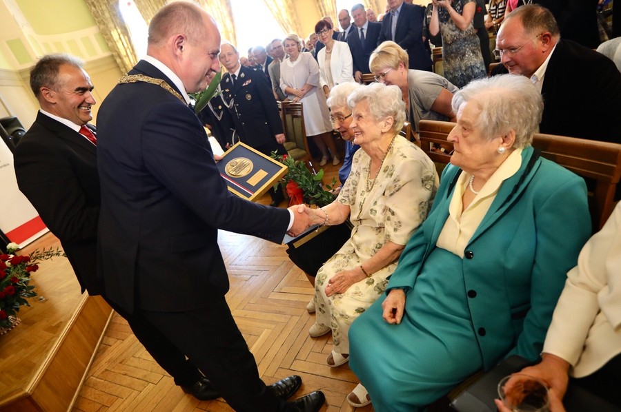 Wizyta rówieśników niepodległej na Sesji Sejmiku Województwa Kujawsko-Pomorskiego fot. Andrzej Goiński