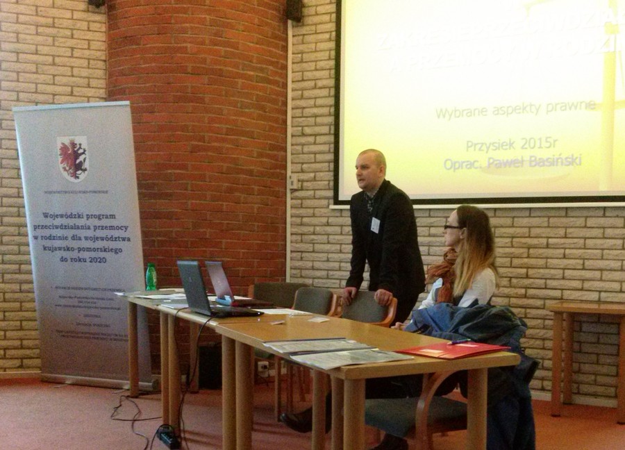 Paweł Basiński i Joanna Maciejewska-Błachewicz – prowadzący szkolenie w dniach 9-11.12.2015 r. , fot. Biuro Wsparcia Rodziny i Przeciwdziałania Przemocy