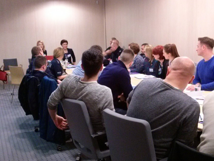 uczestnicy szkolenia „Rola funkcjonariuszy Policji w przeciwdziałaniu przemocy w rodzinie w środowisku lokalnym”, 29.02.2016 r., fot. Biuro Wsparcia Rodziny i Przeciwdziałania Przemocy