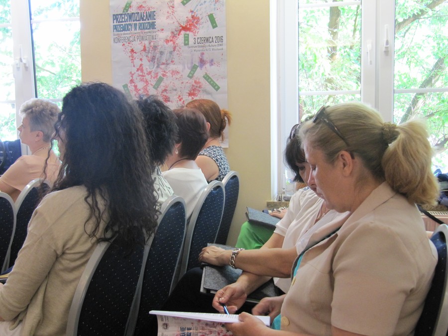 Uczestnicy konferencji Przeciwdziałanie przemocy w rodzinie – działania skoncentrowane na współpracy, Włocławek, 3 czerwca 2016 r., fot. Komenda Miejska Policji we Włocławku