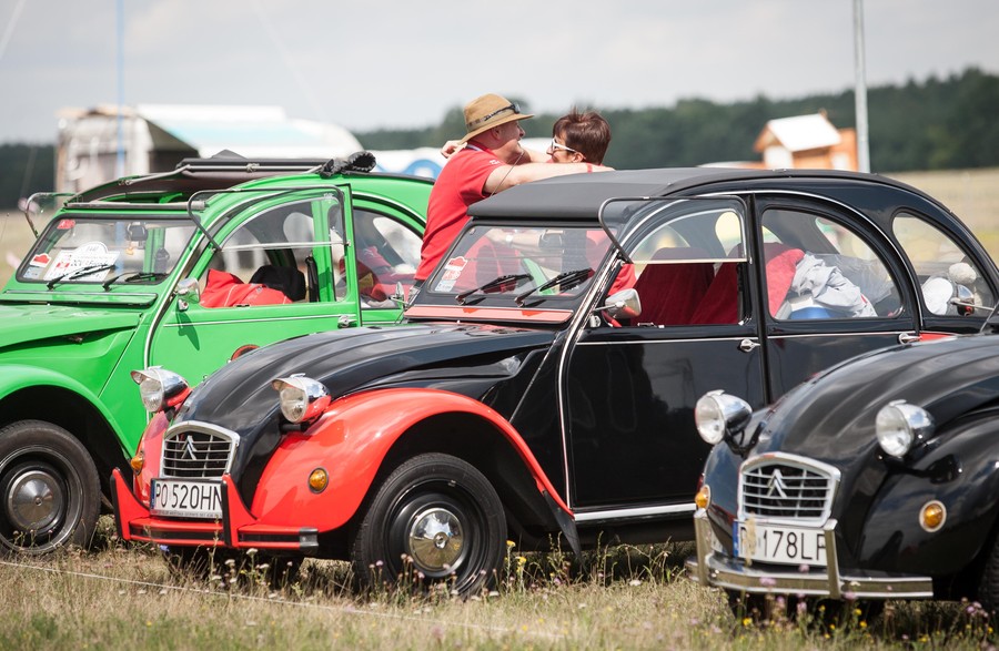 Międzynarodowy Zlot Miłośników Citroëna 2CV w Toruniu (1), fot. Andrzej Goiński