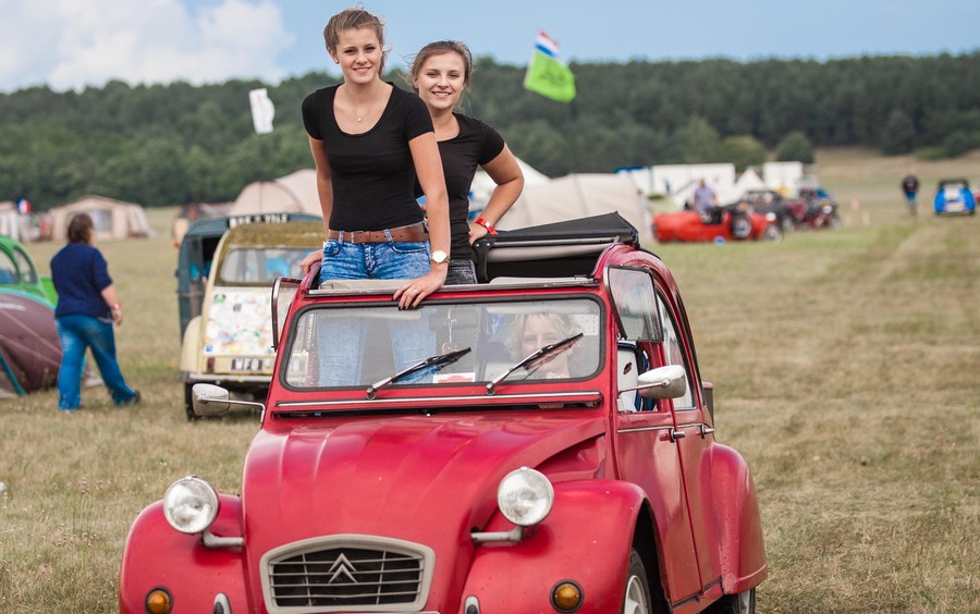 Międzynarodowy Zlot Miłośników Citroëna 2CV w Toruniu (4), fot. Andrzej Goiński