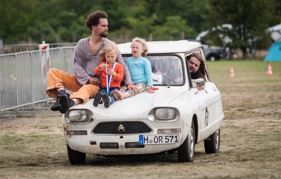 Międzynarodowy Zlot Miłośników Citroëna 2CV w Toruniu (5), fot. Andrzej Goiński
