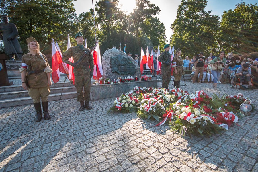 Obchody 71. rocznicy wybuchu Powstania Warszawskiego, Toruń, fot. Szymon Zdziebło