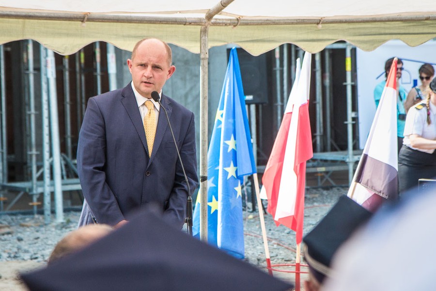 Uroczystość wmurowania aktu erekcyjnego na budowie centrum szkoleniowego dla strażaków w Łubiance (powiat toruński), fot. Szymon Zdziebło