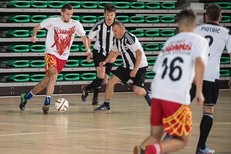 Charytatywny turniej halowej piłki nożnej o puchar XXXV-lecia Solidarności, fot. Tymon Markowski