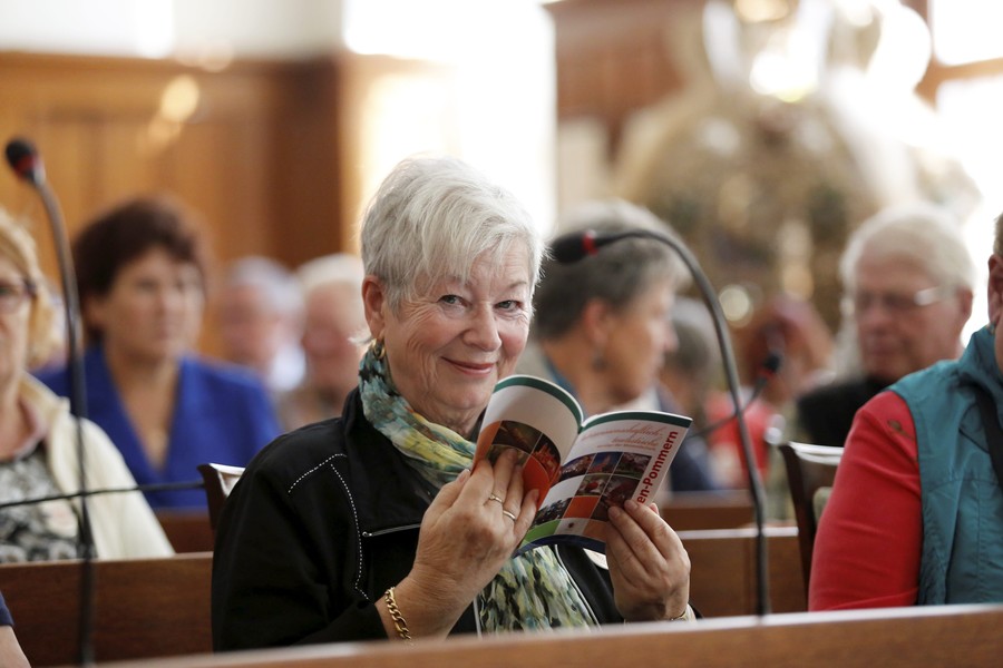 Seniorzy z Wąbrzeźna i Syke (Niemcy) podczas wizyty w Urzędzie Marszałkowskim (8 września 2015), fot. Mikołaj Kuras