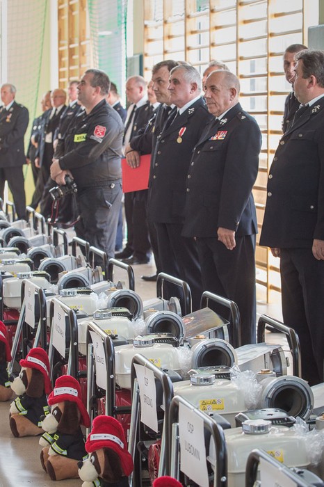 Uroczystość wręczenia sprzętu strażakom w Boniewie, fot. Szymon Zdziebło