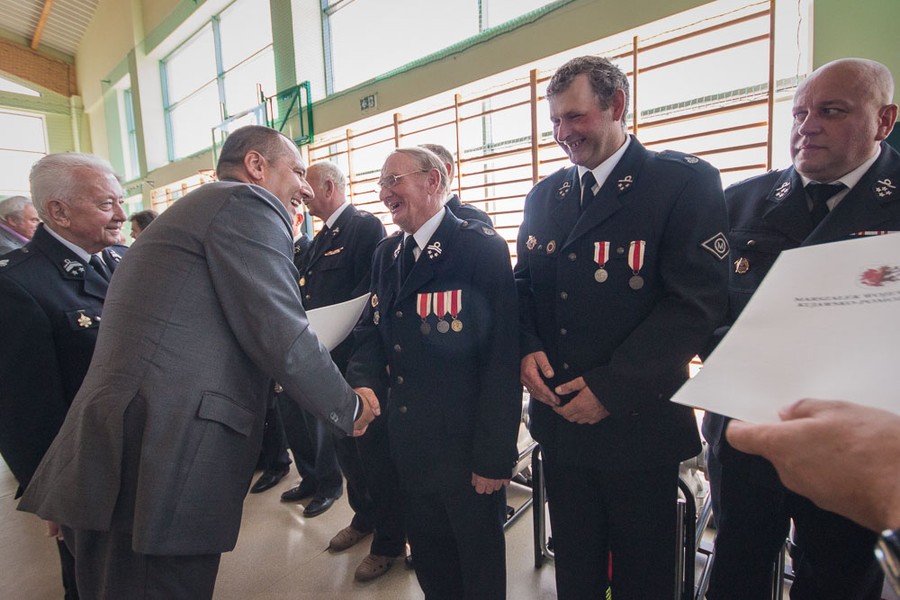 Uroczystość wręczenia sprzętu strażakom w Boniewie, fot. Szymon Zdziebło