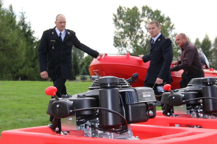 Przekazanie sprzętu zakupionego w ramach projektu „Ludziom na ratunek” w Książkach, fot. Komenda Województwa PSP w Toruniu