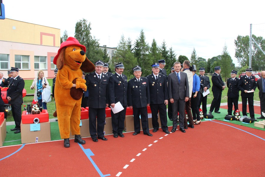 Przekazanie sprzętu zakupionego w ramach projektu „Ludziom na ratunek” w Książkach, fot. Komenda Województwa PSP w Toruniu