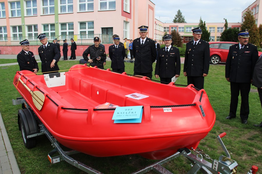 Przekazanie sprzętu zakupionego w ramach projektu „Ludziom na ratunek” w Książkach, fot. Komenda Województwa PSP w Toruniu