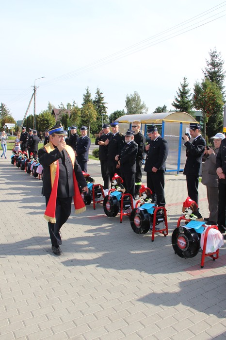 Uroczystość wręczenia sprzętu strażakom, Dobrcz, fot. Komenda Wojewódzka PSP w Toruniu