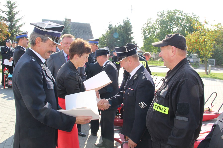 Uroczystość wręczenia sprzętu strażakom, Dobrcz, fot. Komenda Wojewódzka PSP w Toruniu