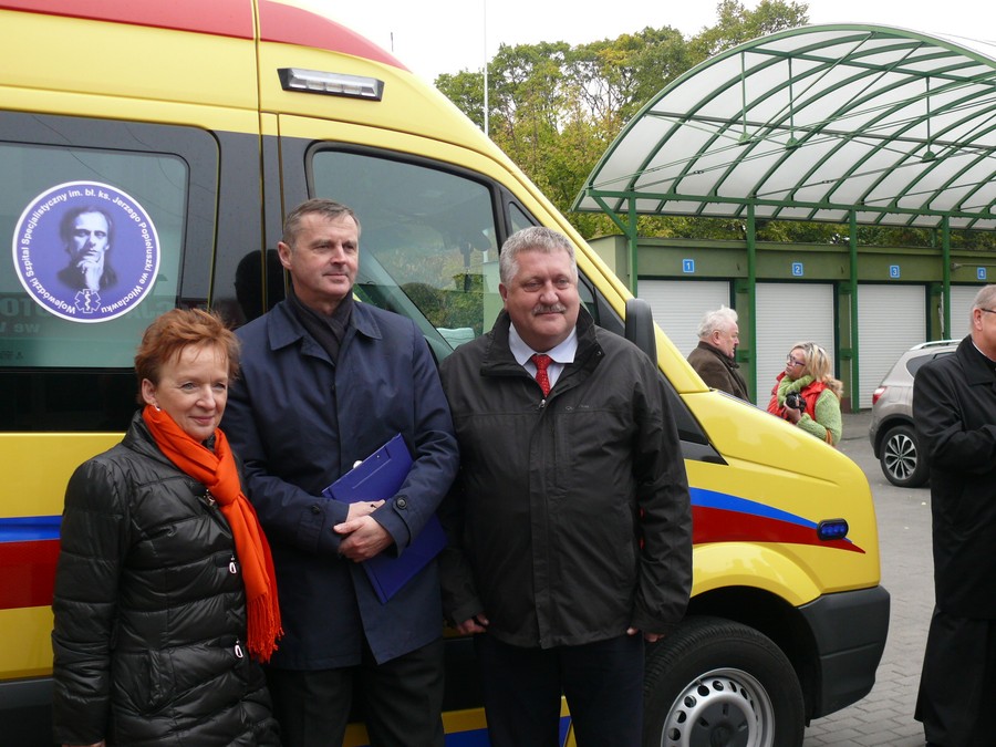 Uroczyste przekazanie karetek, Włocławek 15 października, fot. WSS Włocławek