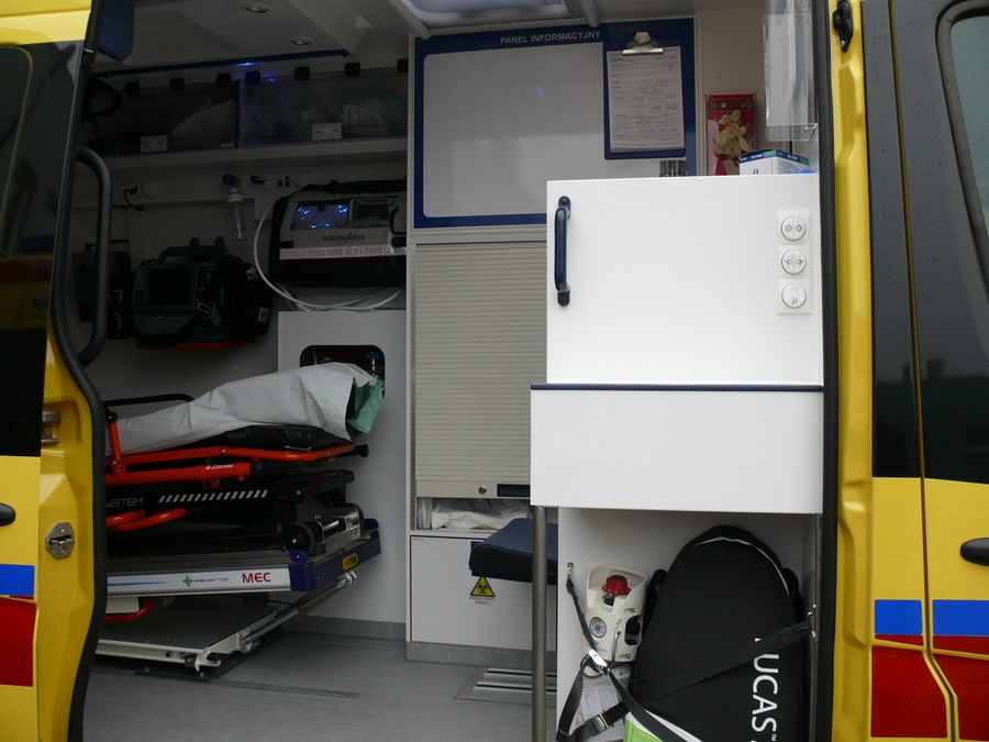 Uroczyste przekazanie karetek, Włocławek 15 października, fot. WSS Włocławek