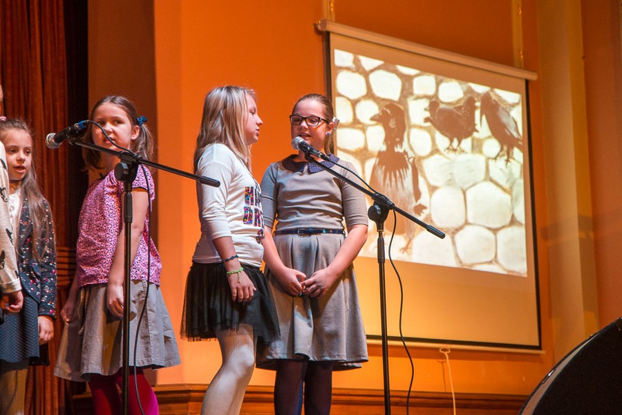 Uroczystość wręczenia nagród podczas 18. Międzynarodowego Konkursu Twórczości Plastycznej Dzieci i Młodzieży „Zawsze zielono, zawsze niebiesko”, fot. Szymon Zdzieblo/tarantoga.pl