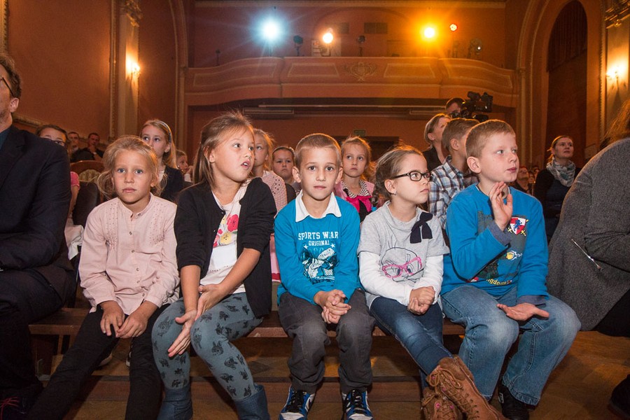 Uroczystość wręczenia nagród podczas 18. Międzynarodowego Konkursu Twórczości Plastycznej Dzieci i Młodzieży „Zawsze zielono, zawsze niebiesko”, fot. Szymon Zdzieblo/tarantoga.pl